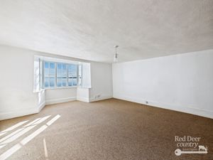 Sitting Room/Bedroom- click for photo gallery